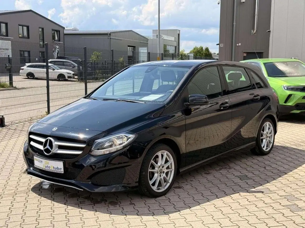 Mercedes-Benz B 180 Diesel 5Trg.,Klima-NAVI,Tempomat-ALU-6-Gan — photo 1 of 15