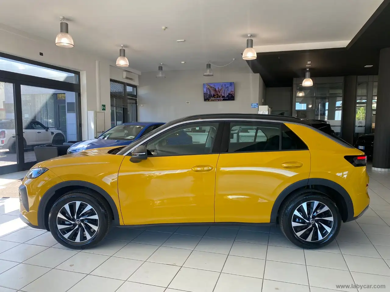 2026 Volkswagen T-Roc 1.5 eTSI ACT DSG Life, photograph 8