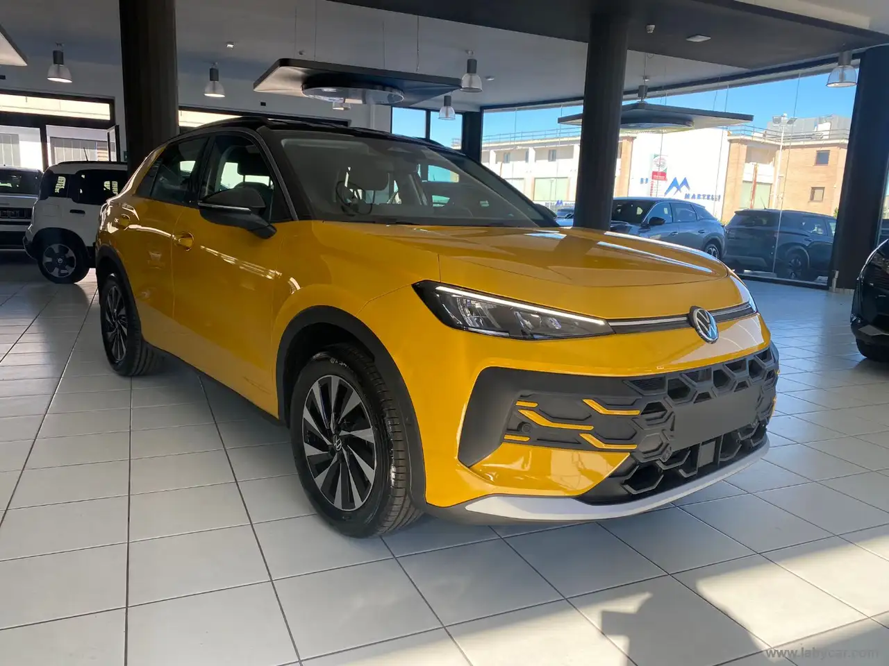 2026 Volkswagen T-Roc 1.5 eTSI ACT DSG Life, photograph 3