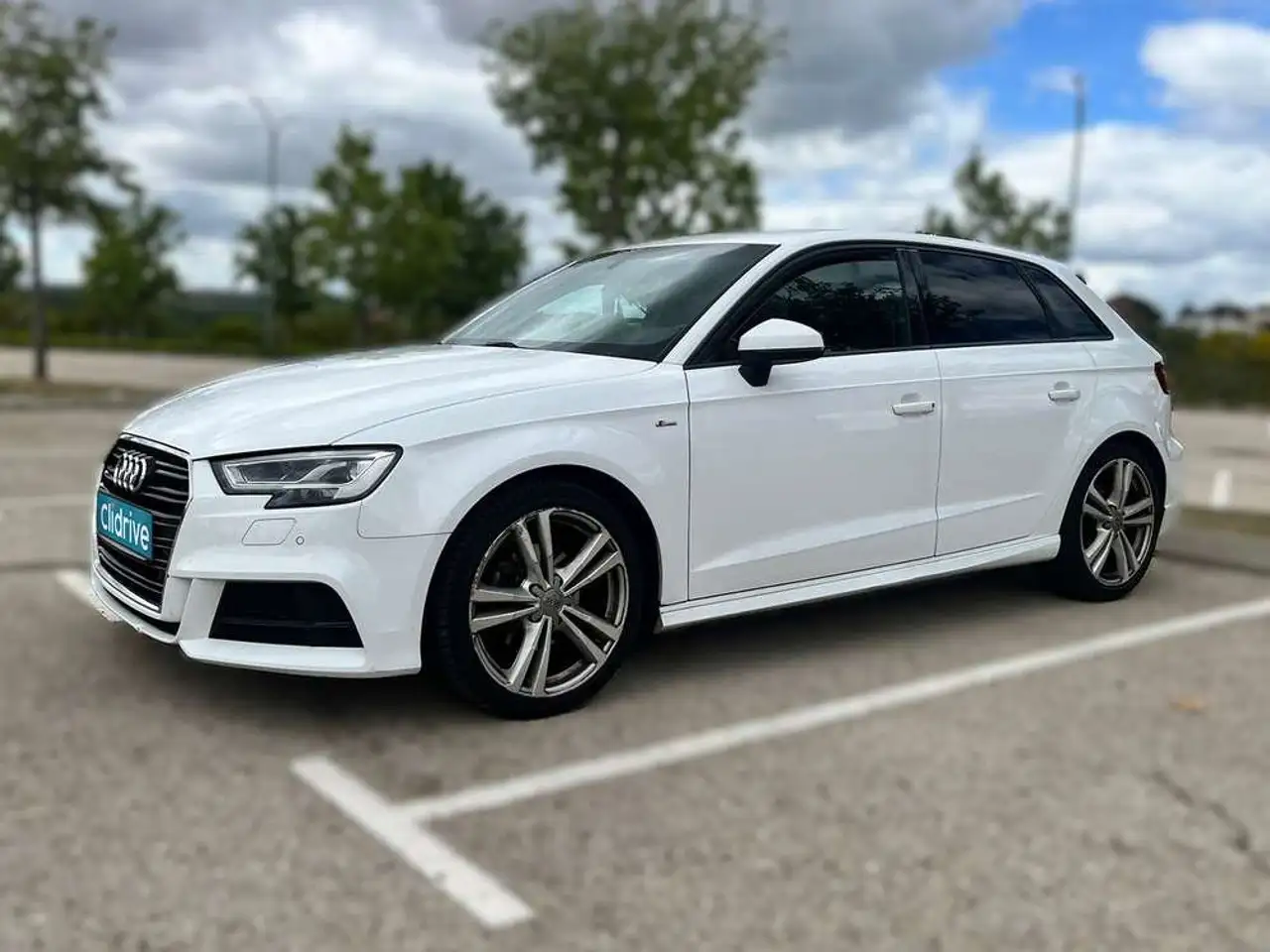 Audi A3 Sportback 30TDI S line — photo 1 of 14