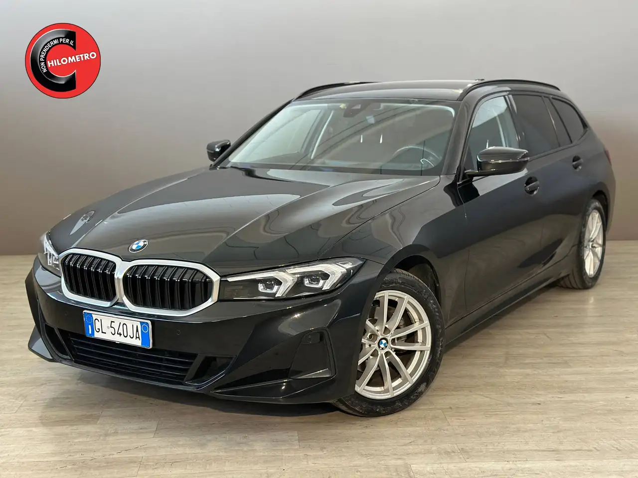 BMW 318 d Touring MHEV auto — photo 1 of 15