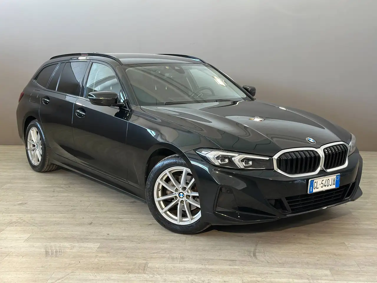 2022 BMW 318 d Touring MHEV auto, photograph 3