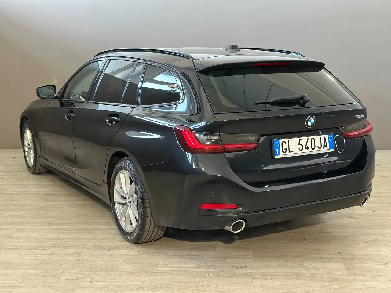 2022 BMW 318 d Touring MHEV auto, photograph 4