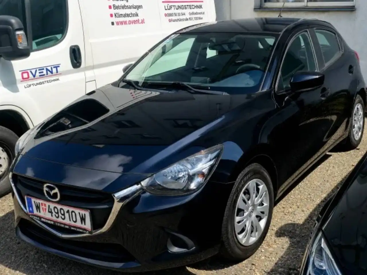 Mazda 2 Mazda 2 G75 — photo 1 of 10