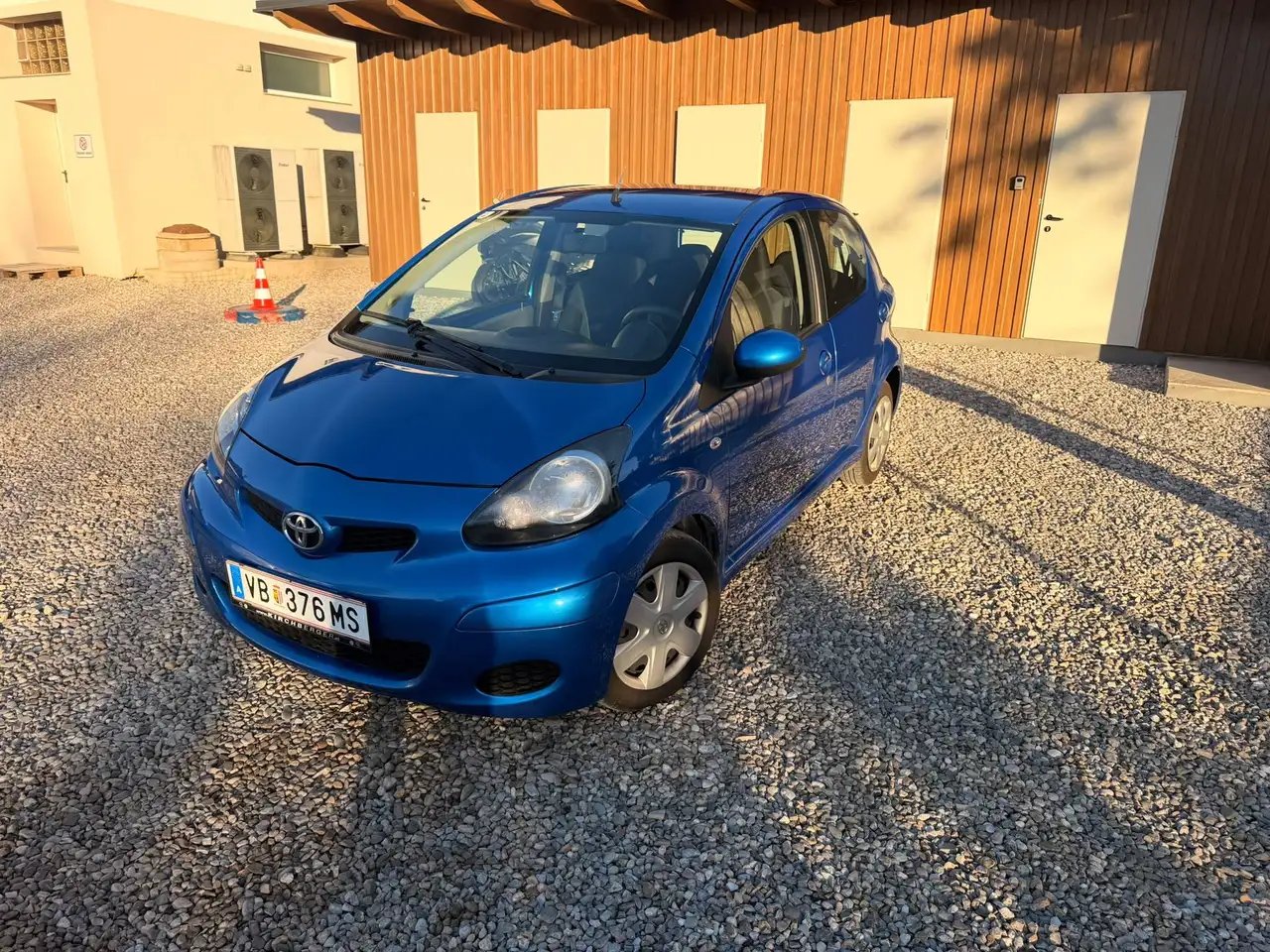 Toyota Aygo Aygo 1,0 VVT-i Cool Cool — photo 1 of 14