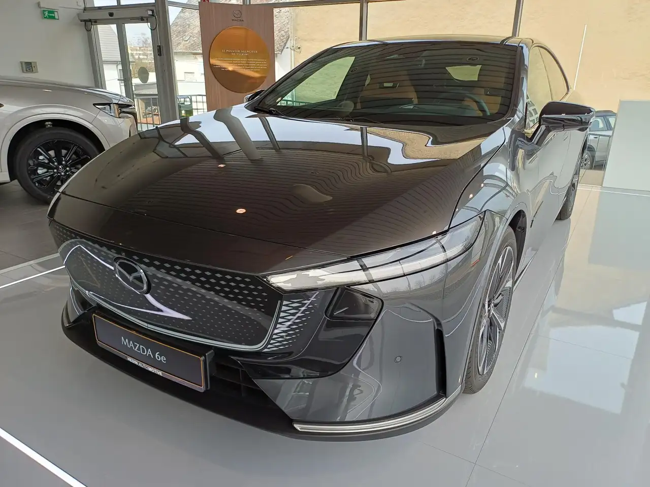 Mazda 6e Mazda BEV 68.8 kWh 190kW Takumi — photo 1 of 9