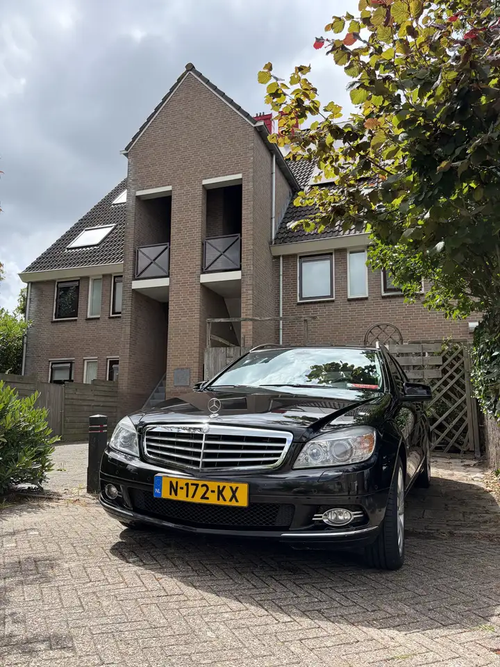 Mercedes-Benz C 180 K Avantgarde — photo 1 of 4