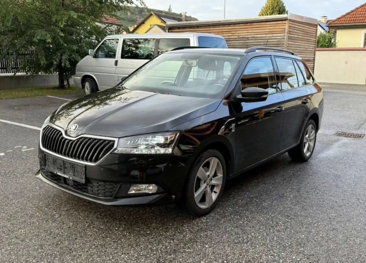 Skoda Fabia Ambition Combi — photo 1 of 15