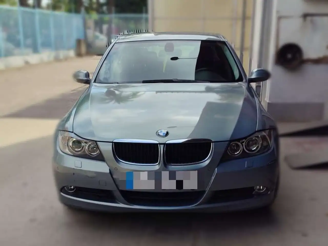 BMW 320 320d E90 — photo 1 of 7