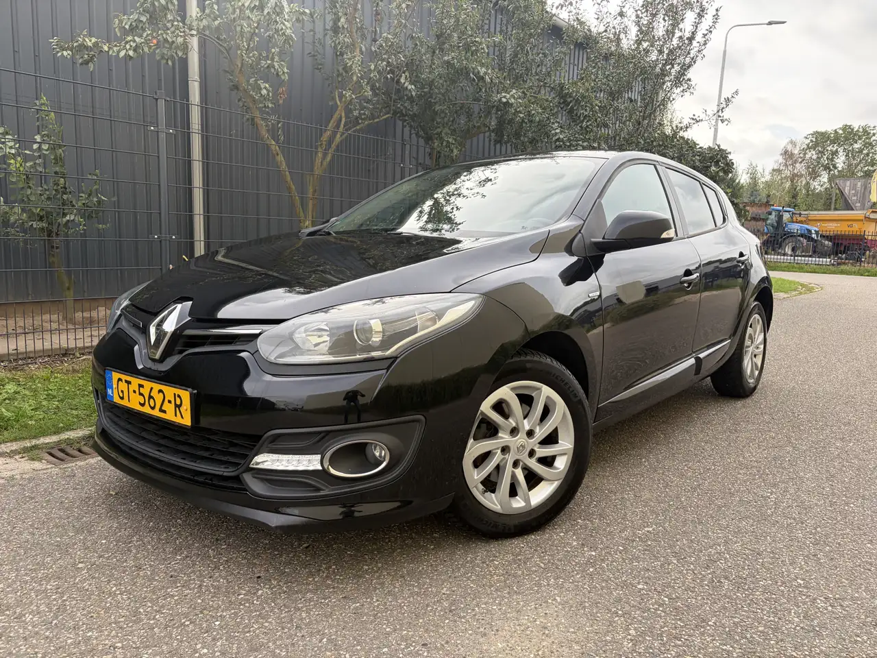 Renault Megane 1.2 TCe Limited / NAVI / AIRCO ECC / CRUISE / 148d — photo 1 of 25