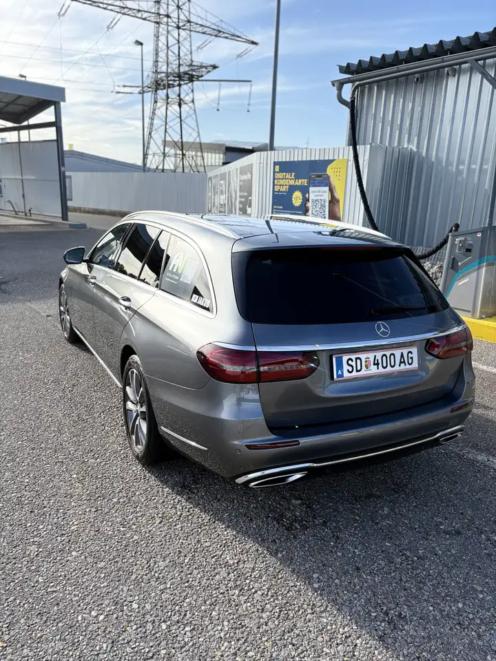 Mercedes-Benz E 220 d T Exclusive Aut. — photo 1 of 20