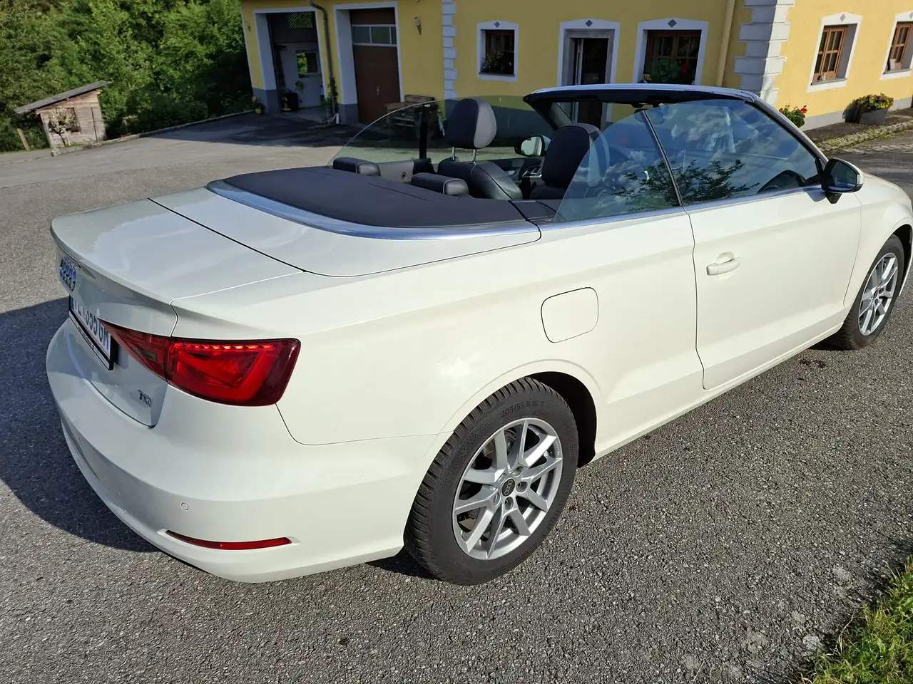 Audi A3 Cabriolet 2,0 TDI Daylight S-tronic — photo 1 of 5