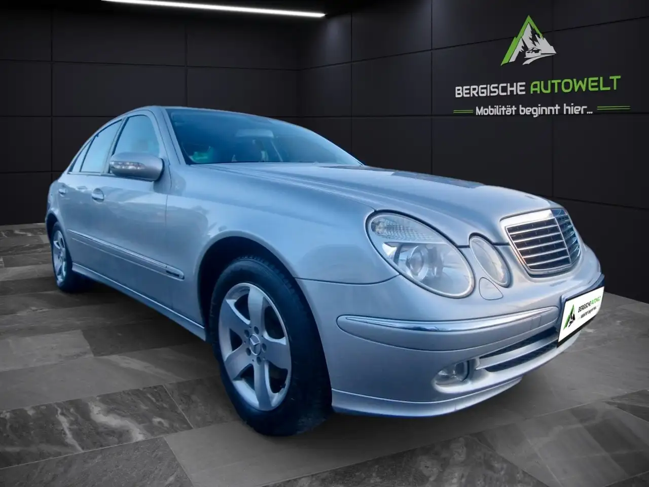 Mercedes-Benz E 240 V6 TÜV/AUTM/NAVI/ANDROID/LEDER/XENON/TEMP — photo 1 of 21