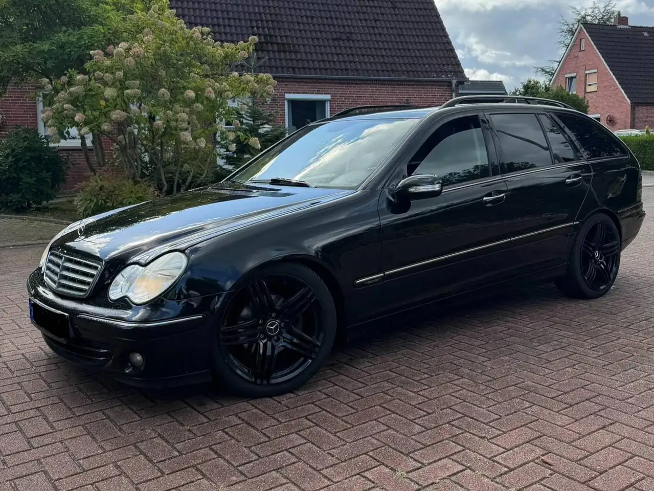 Mercedes-Benz C 180 C 180 T Kompressor Elegance Sport Edition — photo 1 of 14