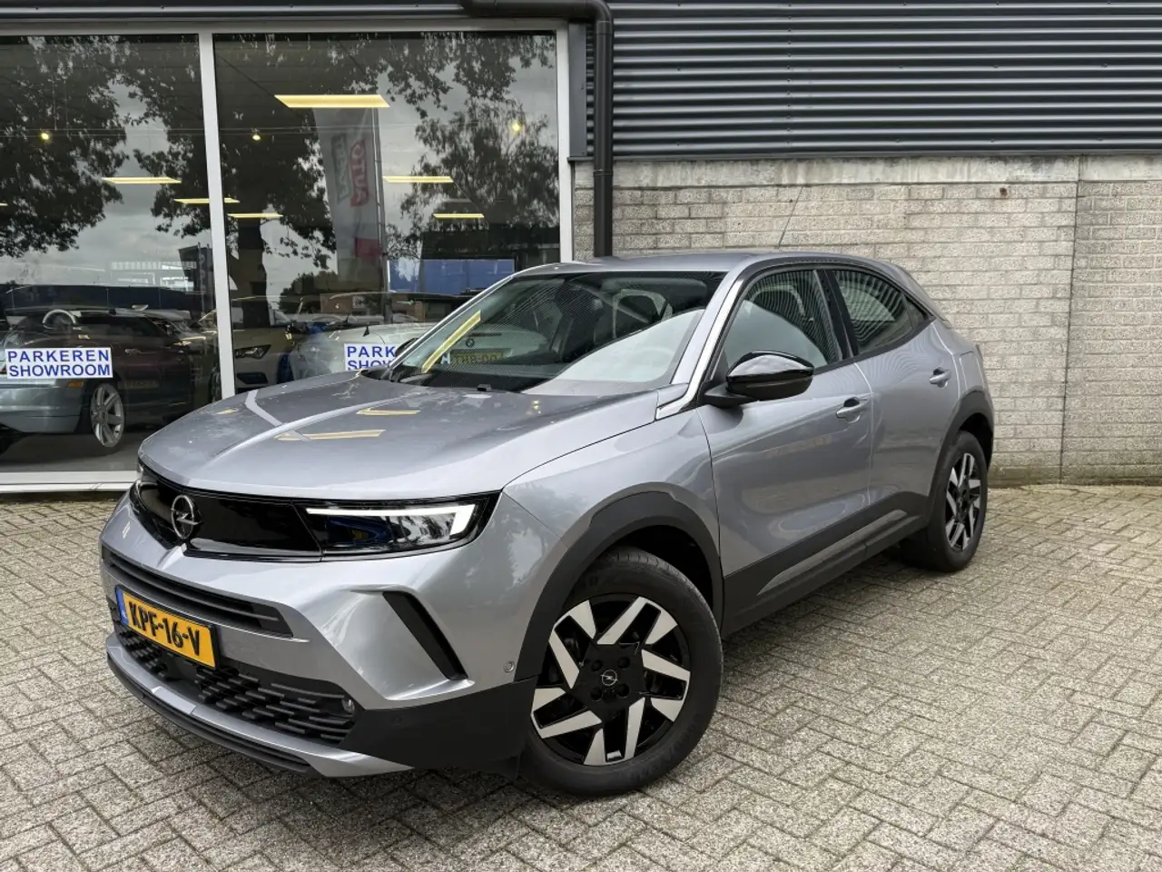 Opel Mokka 1.2 Turbo Elegance Winter Pack ACC — photo 1 of 27