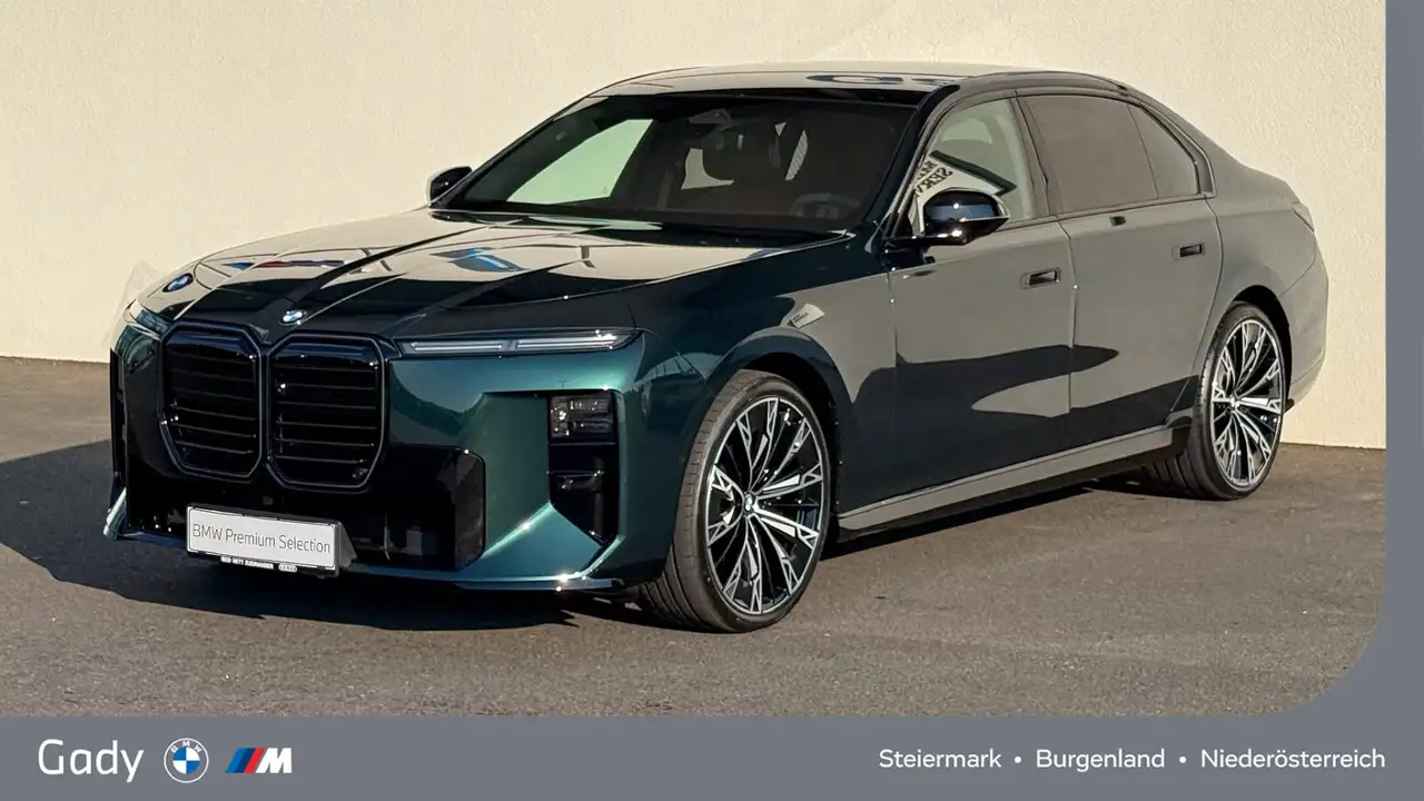 BMW 740 xDrive M-Sportpaket Pro — photo 1 of 40