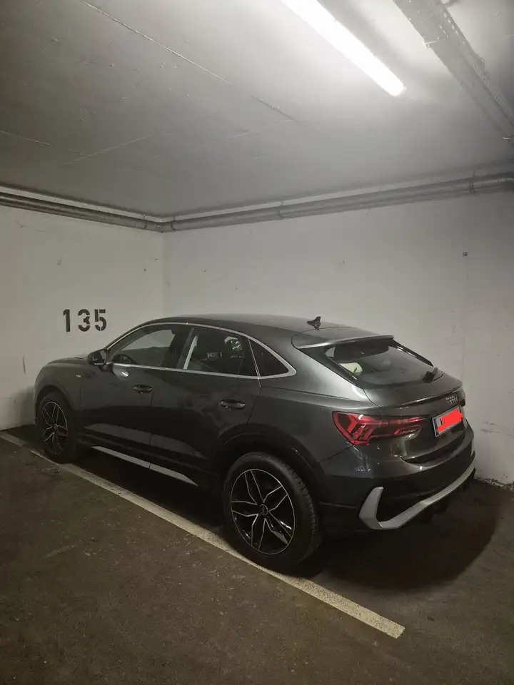 Audi Q3 35 TFSI S tronic — photo 1 of 4