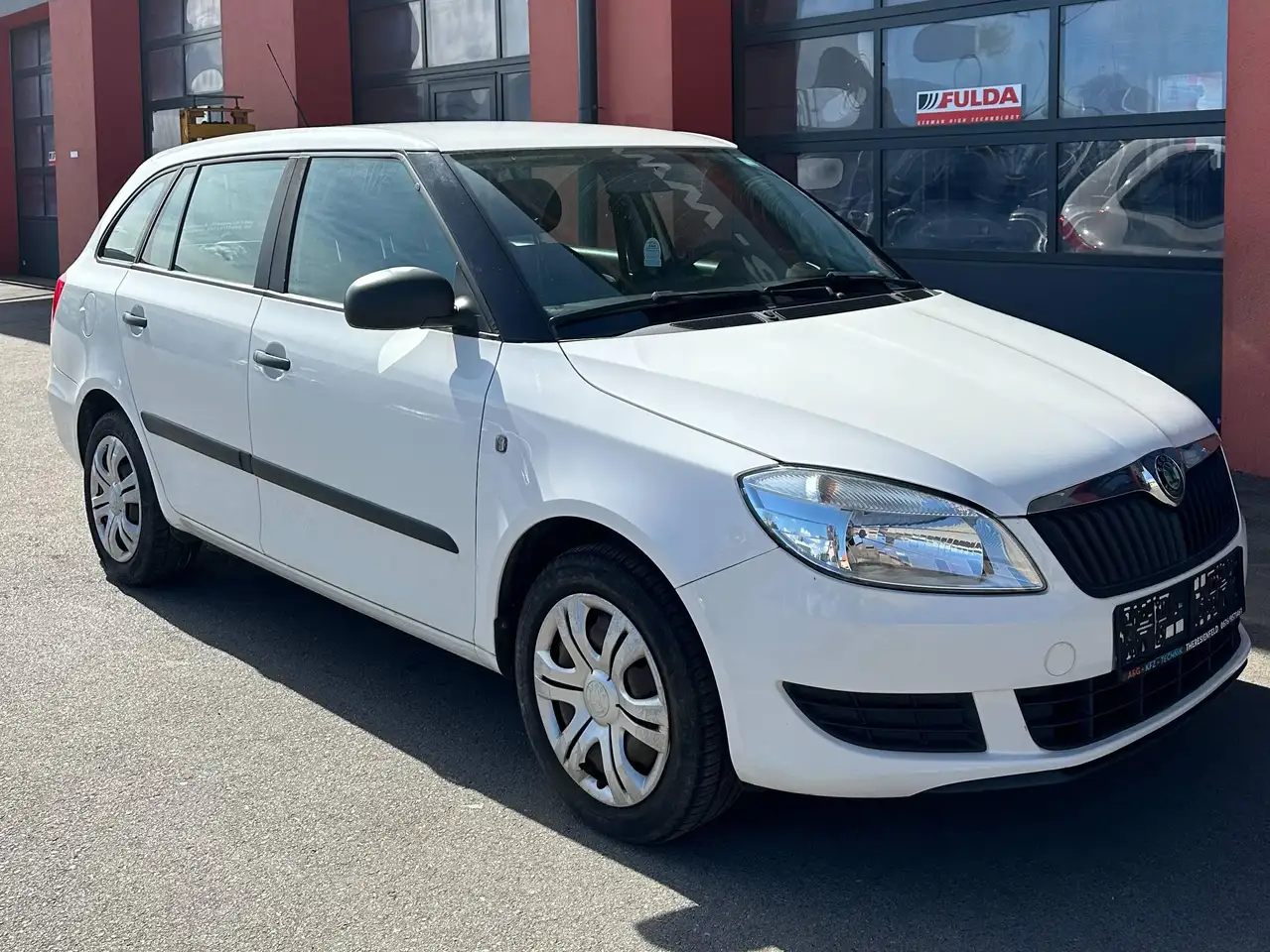 Skoda Fabia Classic — photo 1 of 6