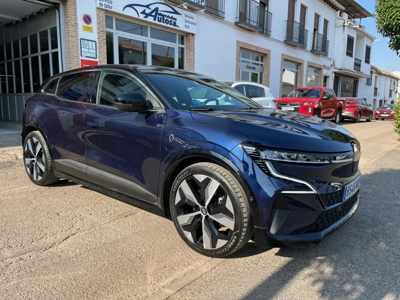 Renault Megane E-Tech Techno Autonomía Confort AC22 EV60 160kW — photo 1 of 40