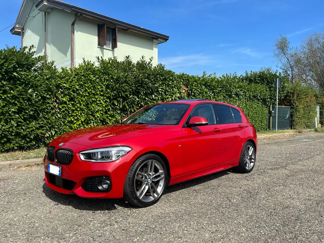 BMW 116 116d Msport 5p auto — photo 1 of 10