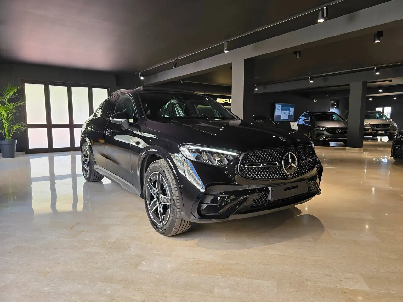 Mercedes-Benz GLC 220 d Coupe AMG Line Advanced Plus 4matic — photo 1 of 12