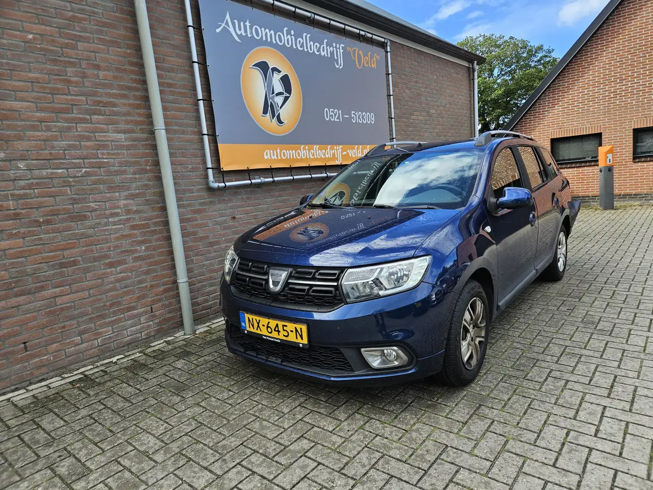 Dacia Logan MCV 0.9 TCe Laureate (achterschade) — photo 1 of 31