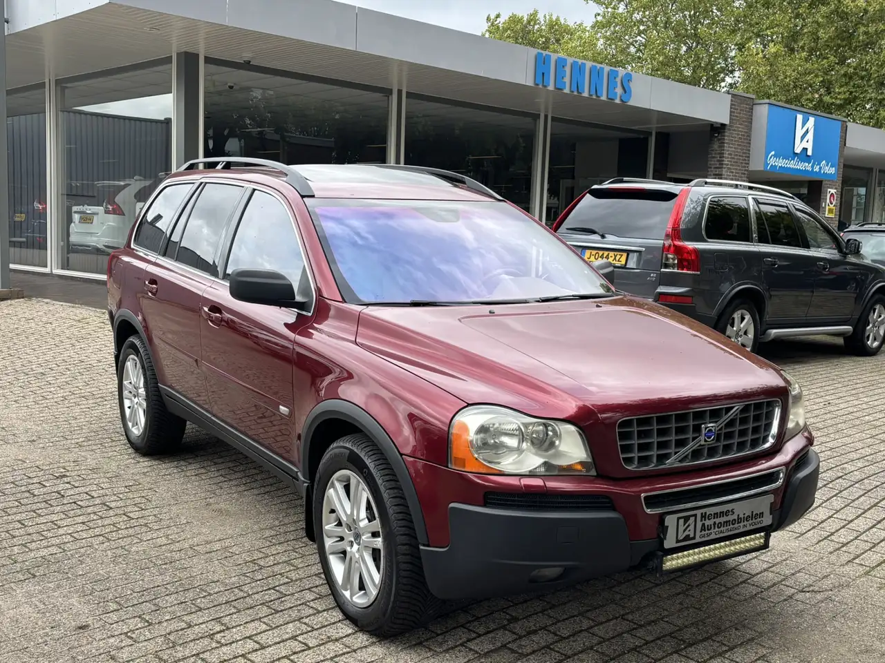 Volvo XC90 4.4 V8 AWD Summum schuifdak BTW voordeel €850,- — photo 1 of 22