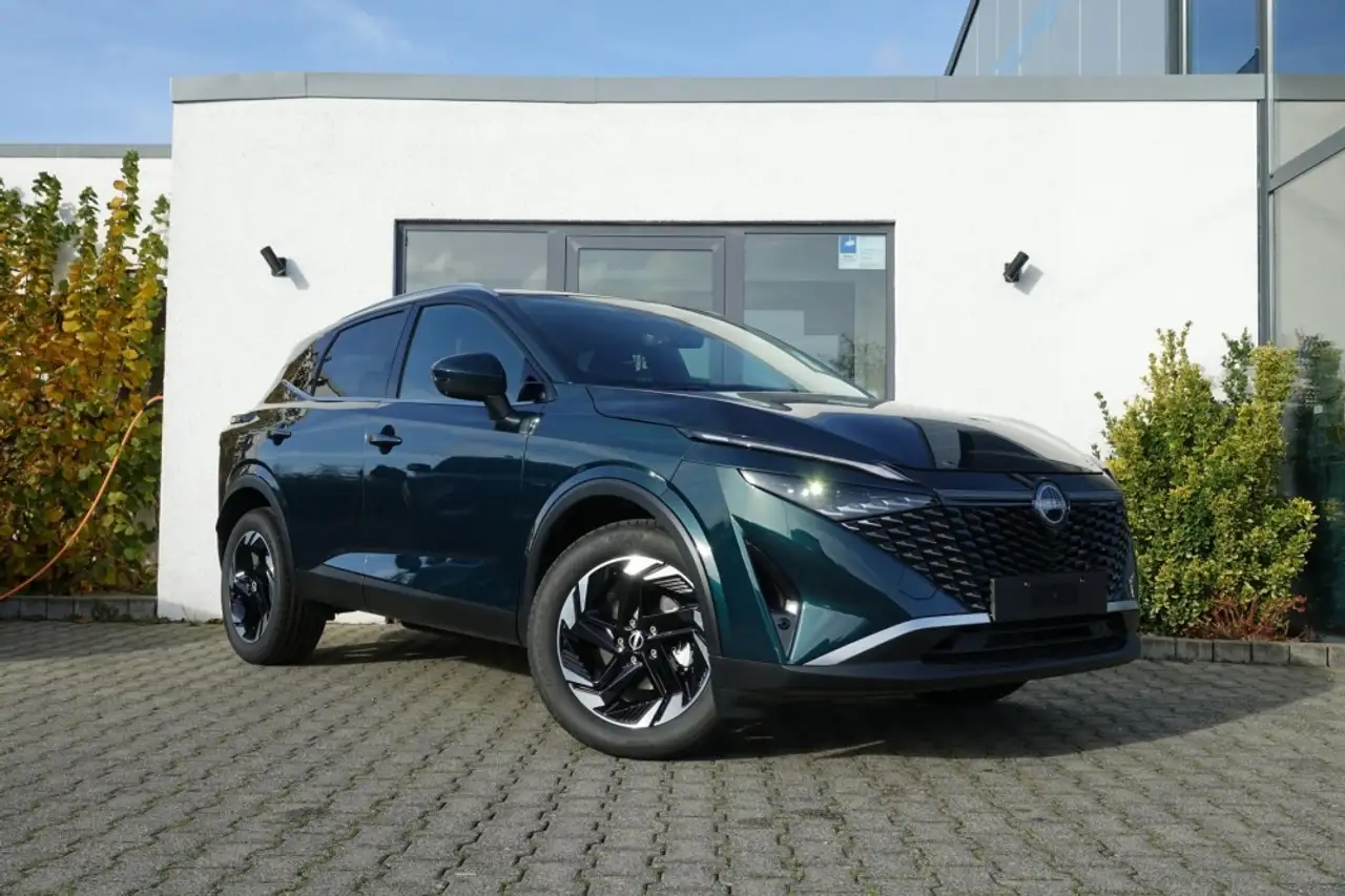 Nissan Qashqai N-Connecta 158PS Xtro WinterPaket SOFORT — photo 1 of 14