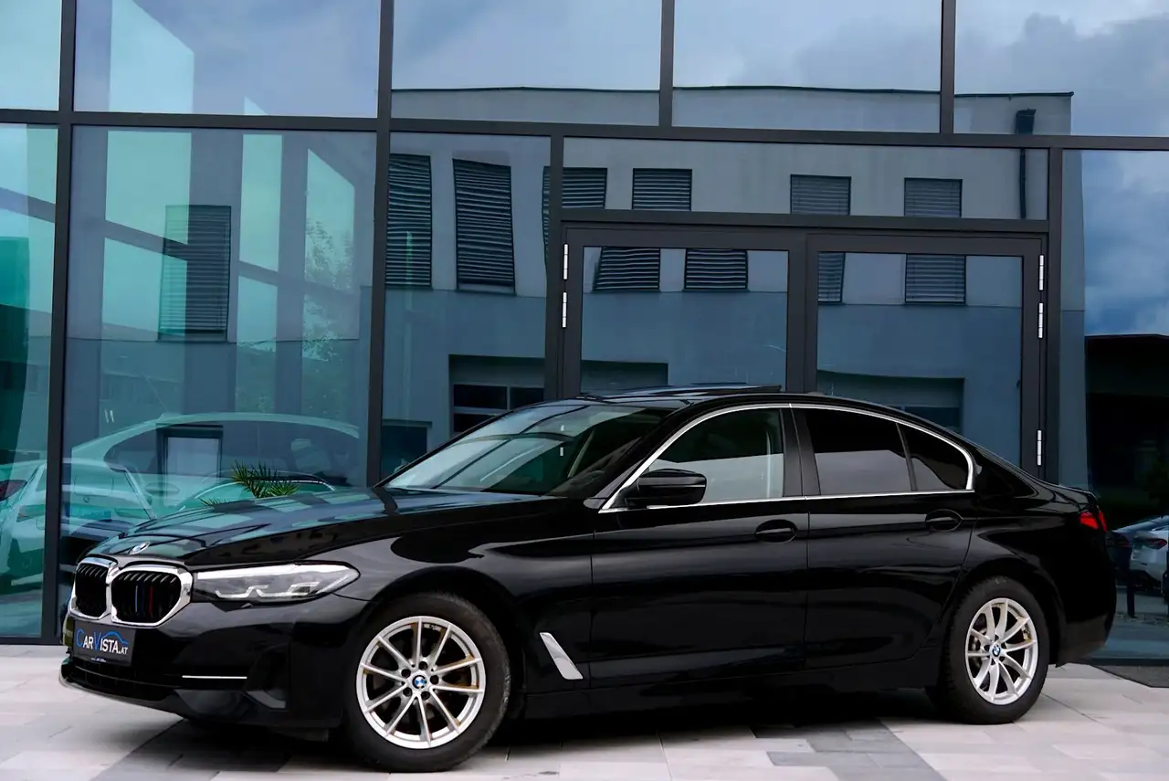 BMW 520 d Aut. *Schiebedach & Anhängerkupplung* — photo 1 of 20