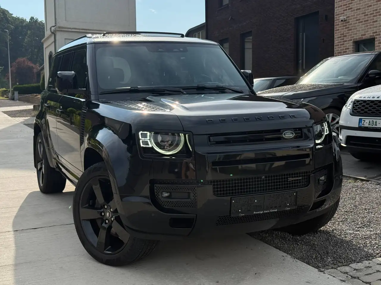 Land Rover Defender 3.0 X-Dynamic HSE *FULL*360*PANO*SEATCOOL*HEADSUP* — photo 1 of 32