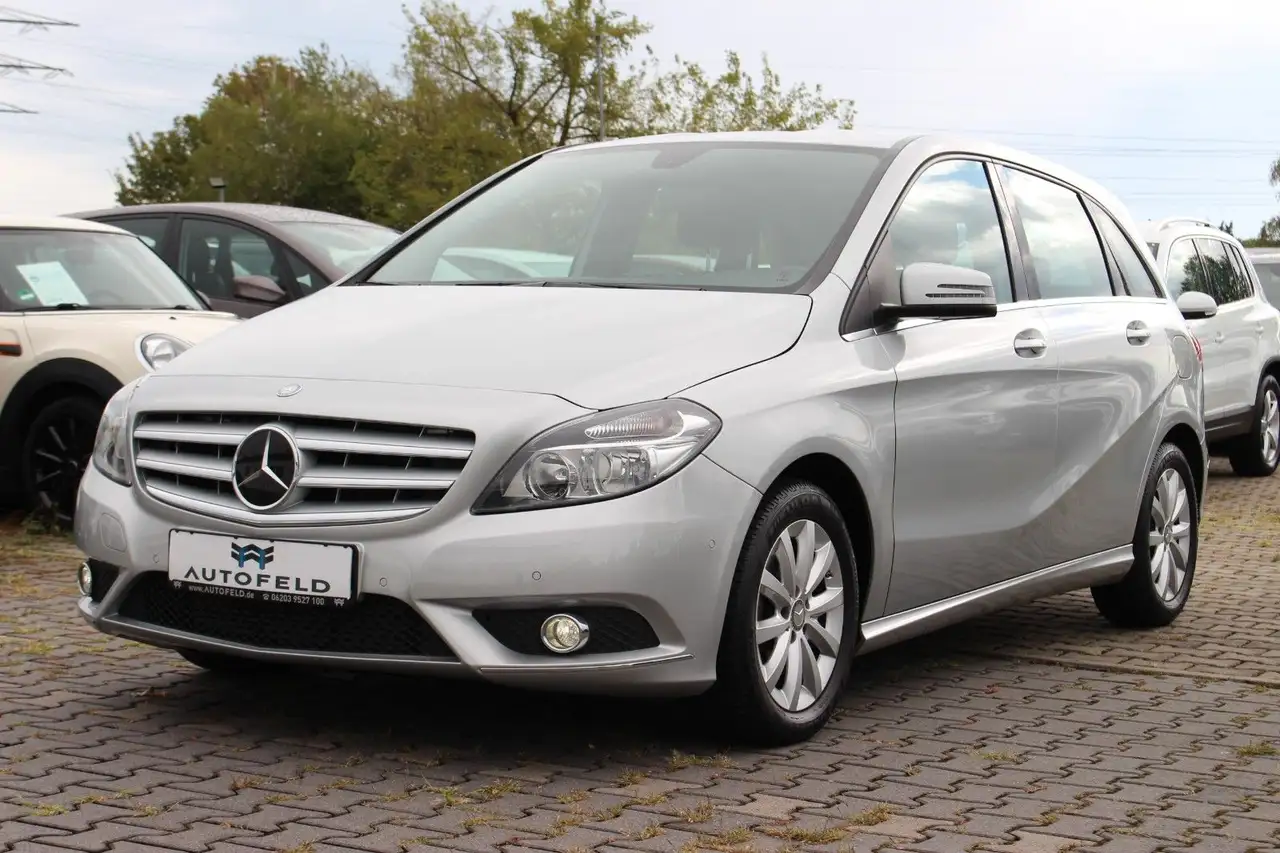 Mercedes-Benz B 180 /VOLL SHEFT/NAVI/SHZ/PDC/TEMP/BT/ISOFIX/ — photo 1 of 15