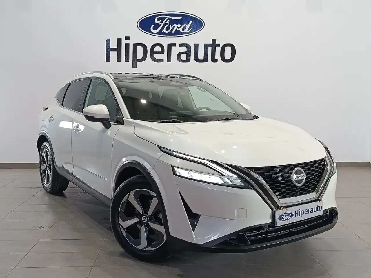 Nissan Qashqai 1.3 DIG-T mHEV 12V Premiere Edition 4x2 Aut. 116kW — photo 1 of 24