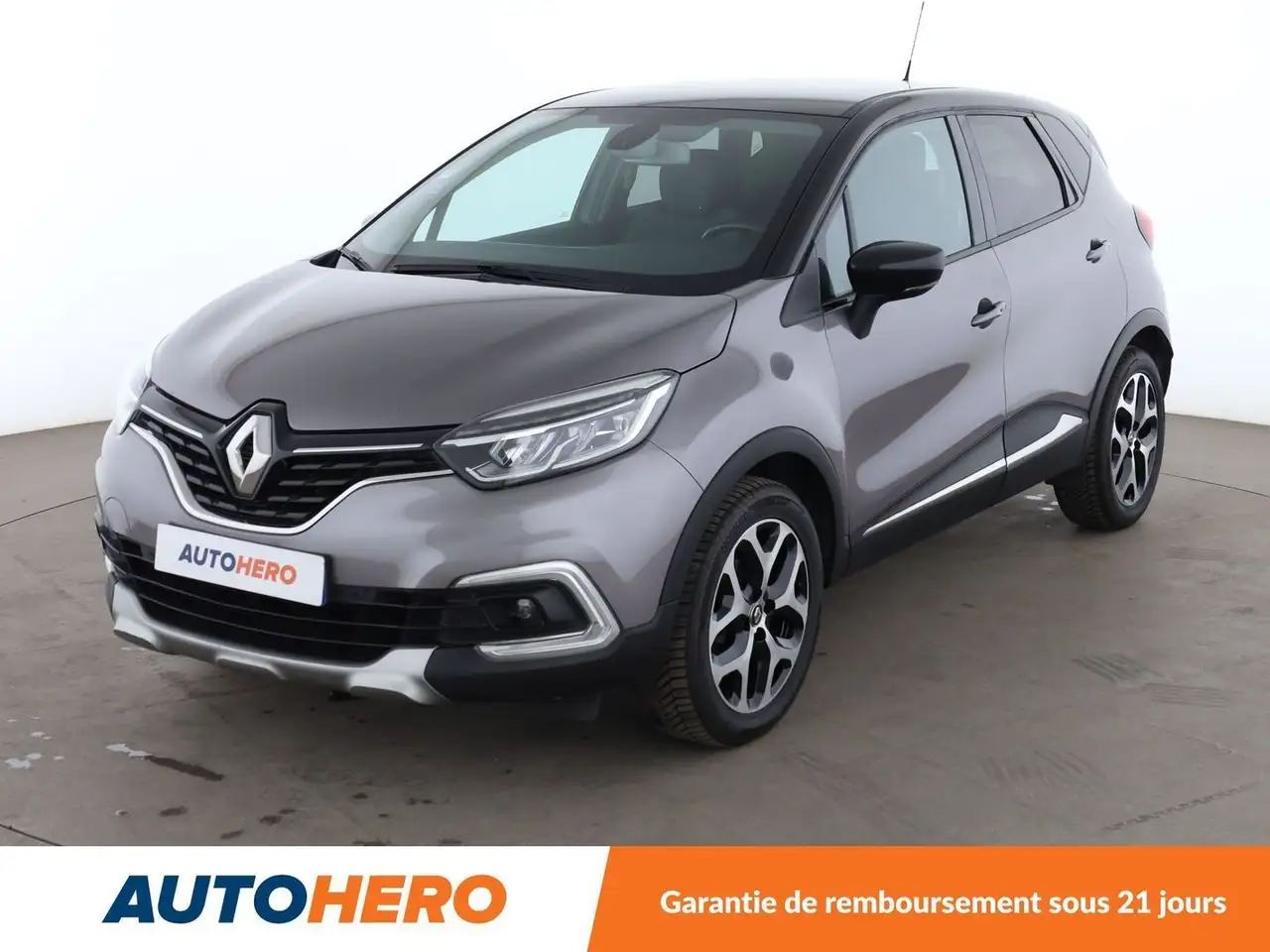 Renault Captur 0.9 TCe Intens — photo 1 of 34