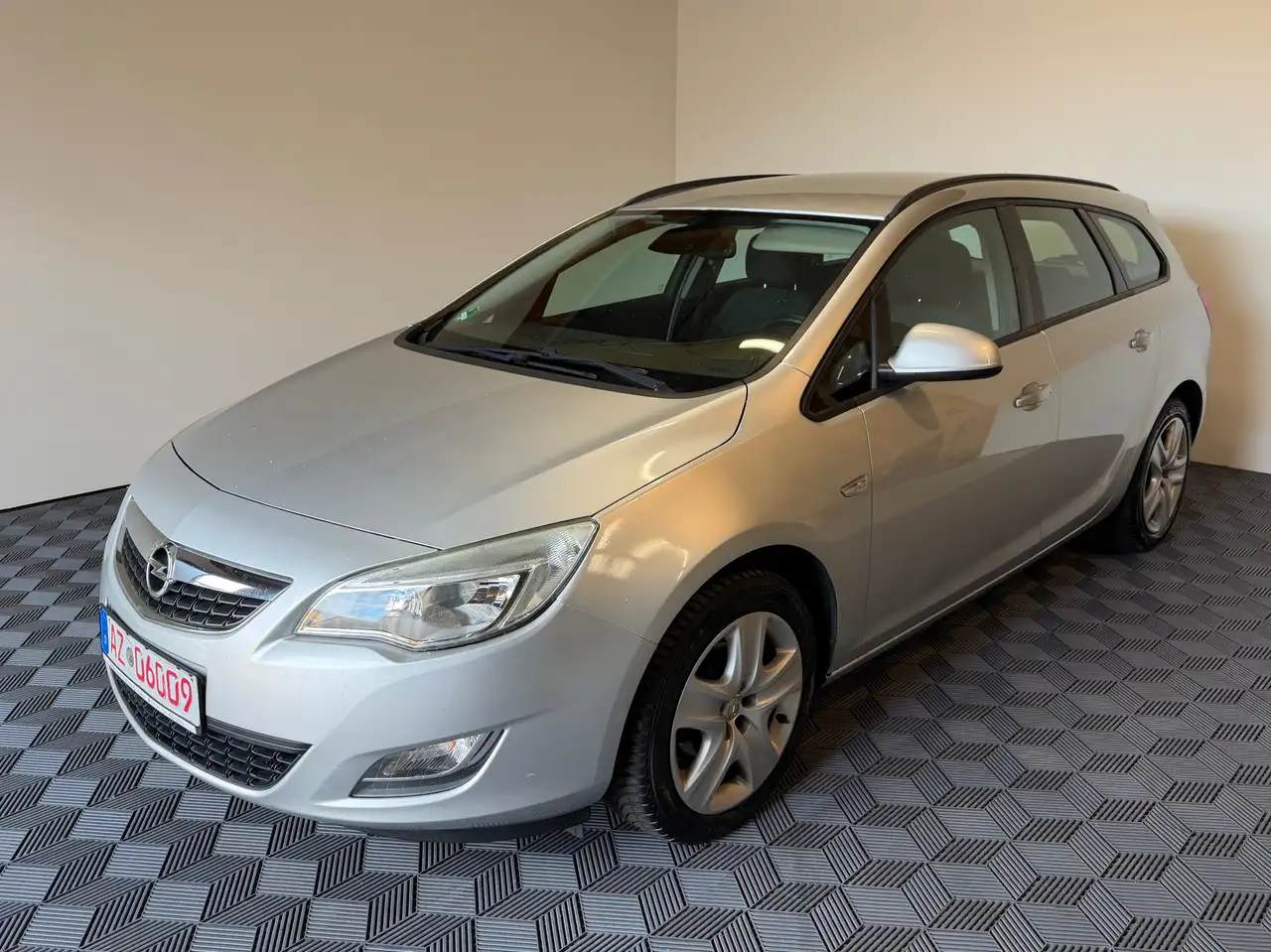 Opel Astra Astra Sports Tourer 1.4 Sports Tourer ecoFLEX Selection — photo 1 of 10