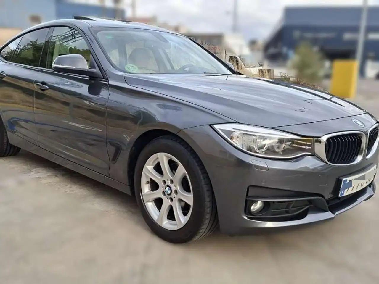 BMW 320 320d Gran Turismo — photo 1 of 7