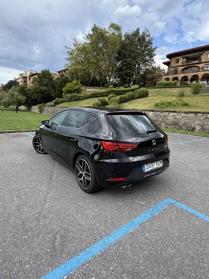 SEAT Leon León 1.5 EcoTSI S&S FR 150 — photo 1 of 6