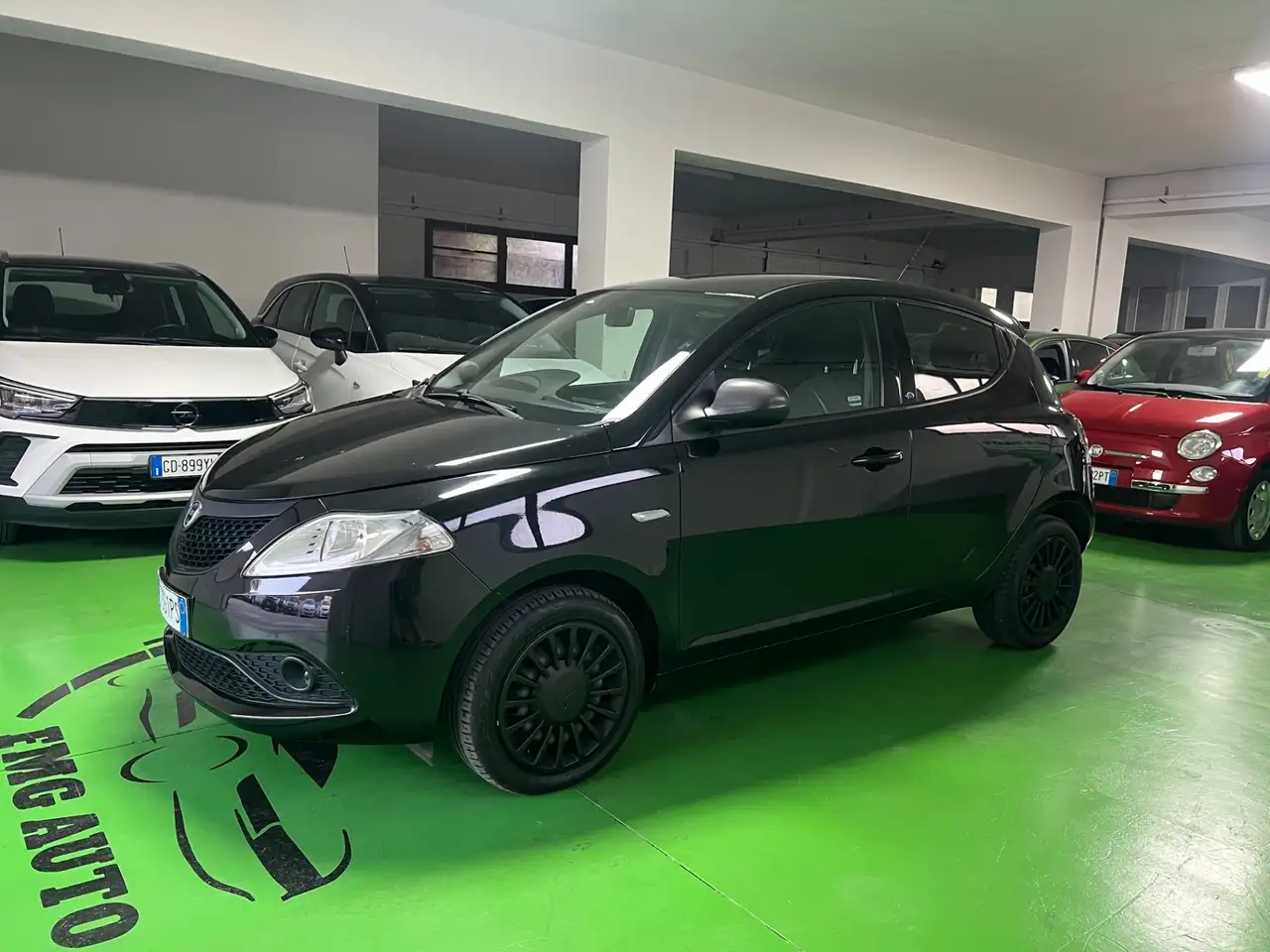 Lancia Ypsilon Lancia Ypsilon 1.2 69 CV 5 porte Elefantino Blu — photo 1 of 15