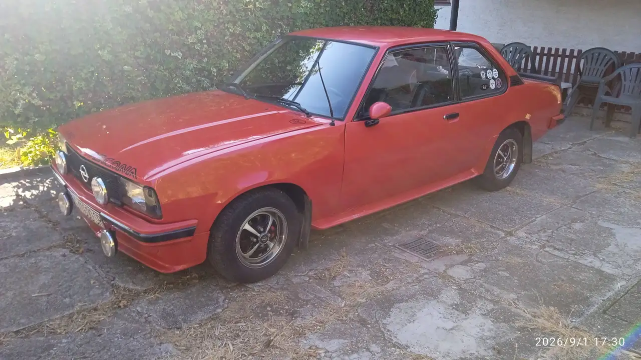 Opel Ascona Ascona 1,9 S (L) — photo 1 of 10