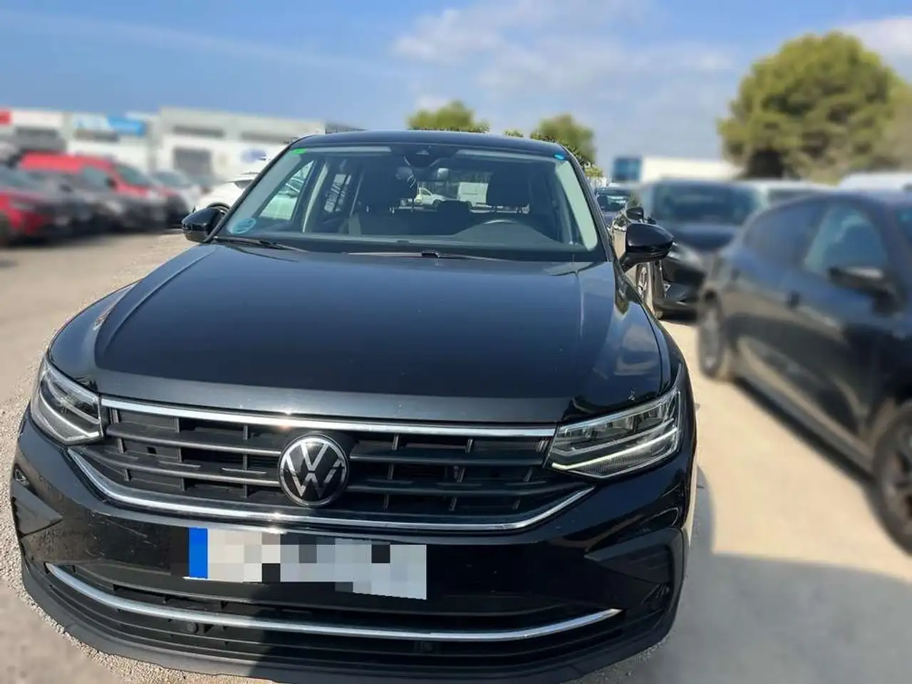 Volkswagen Tiguan Urban Sport 2.0 TDI 90kW (122CV) — photo 1 of 15
