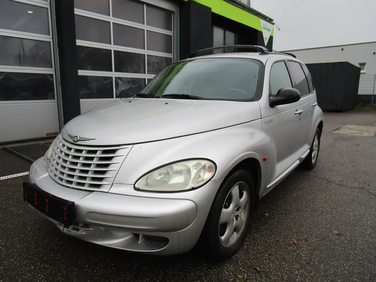 Chrysler PT Cruiser 2.0 Limited — photo 1 of 13
