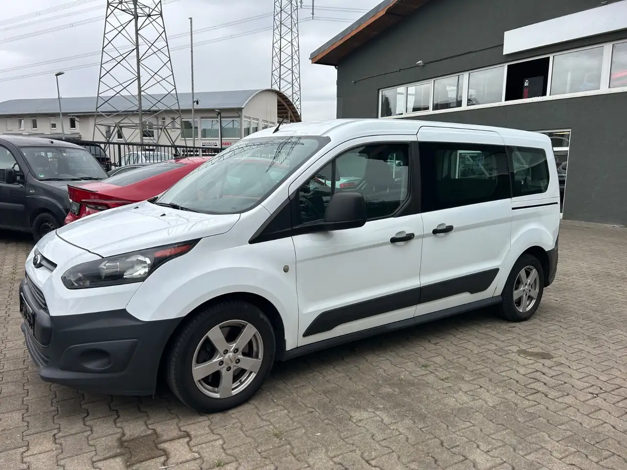 Ford Transit Connect Kombi lang — photo 1 of 15