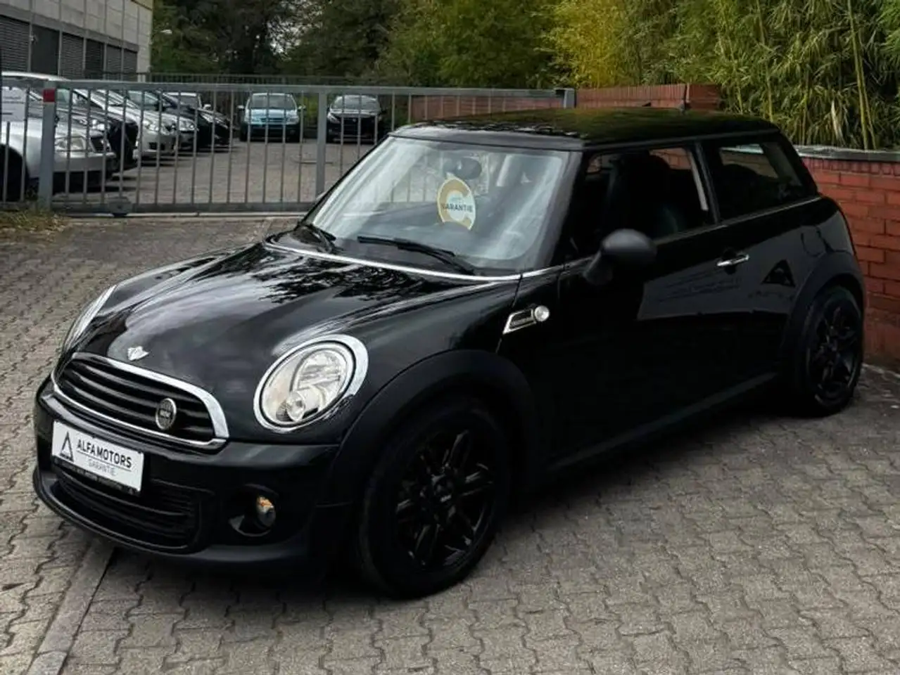 MINI One One // Garantie // Inspektion // Sitzheizung // — photo 1 of 17