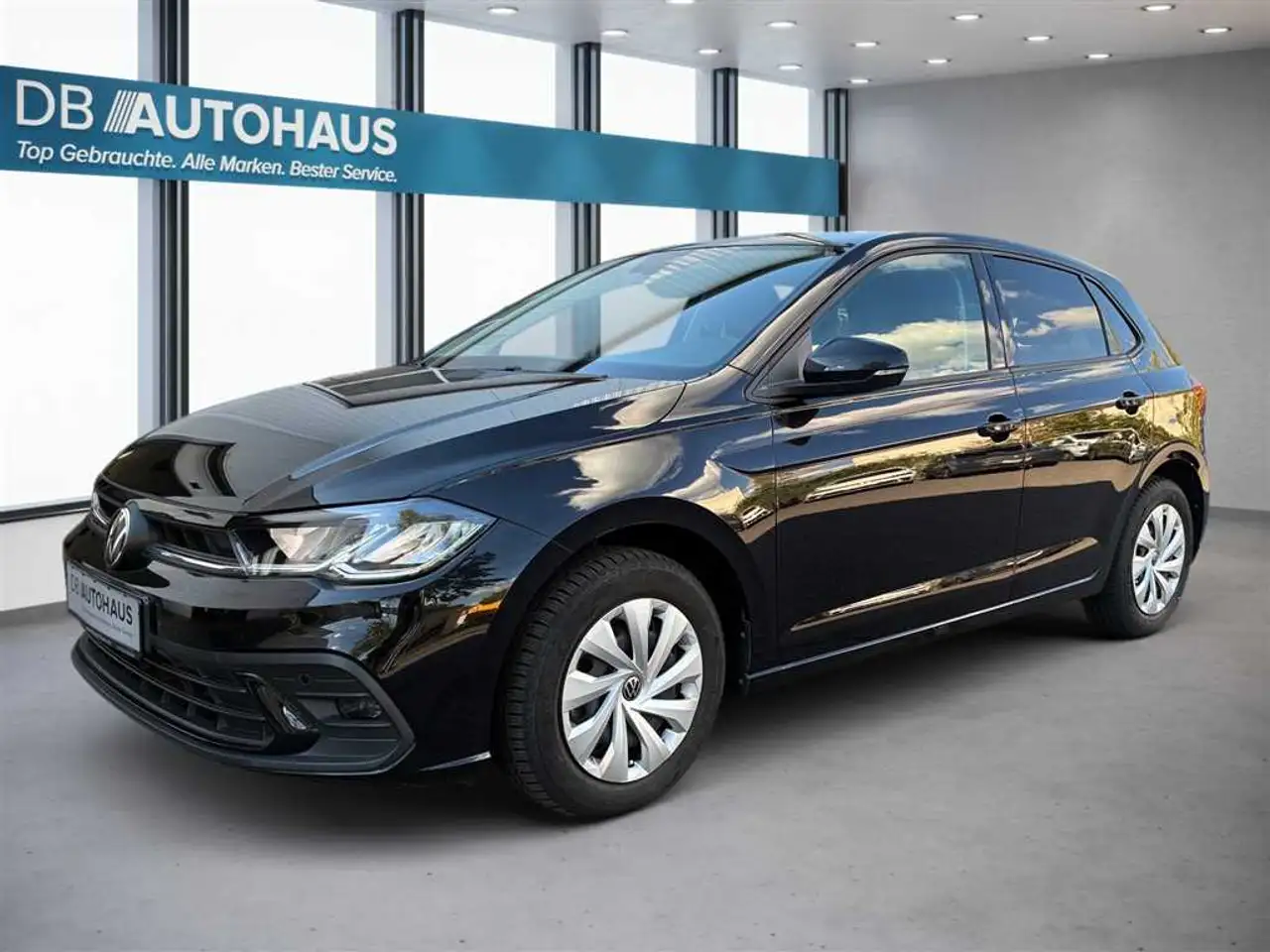 Volkswagen Polo Life 1.0 TSI DSG — photo 1 of 24