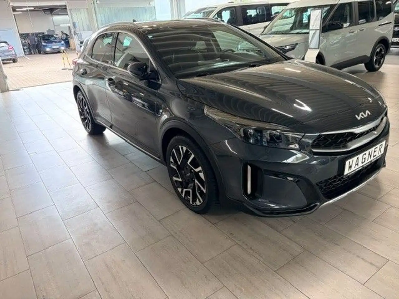 Kia XCeed Platinum Edition — photo 1 of 26