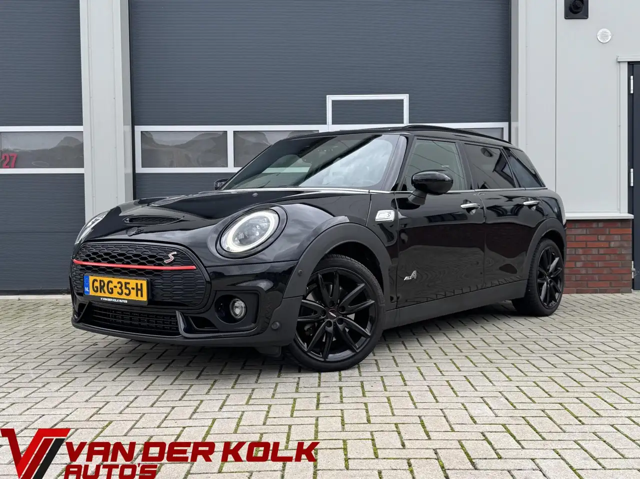 MINI Cooper S Clubman 2.0 ALL4 Chili Automaat | Panorama | Alcantara/Led — photo 1 of 31