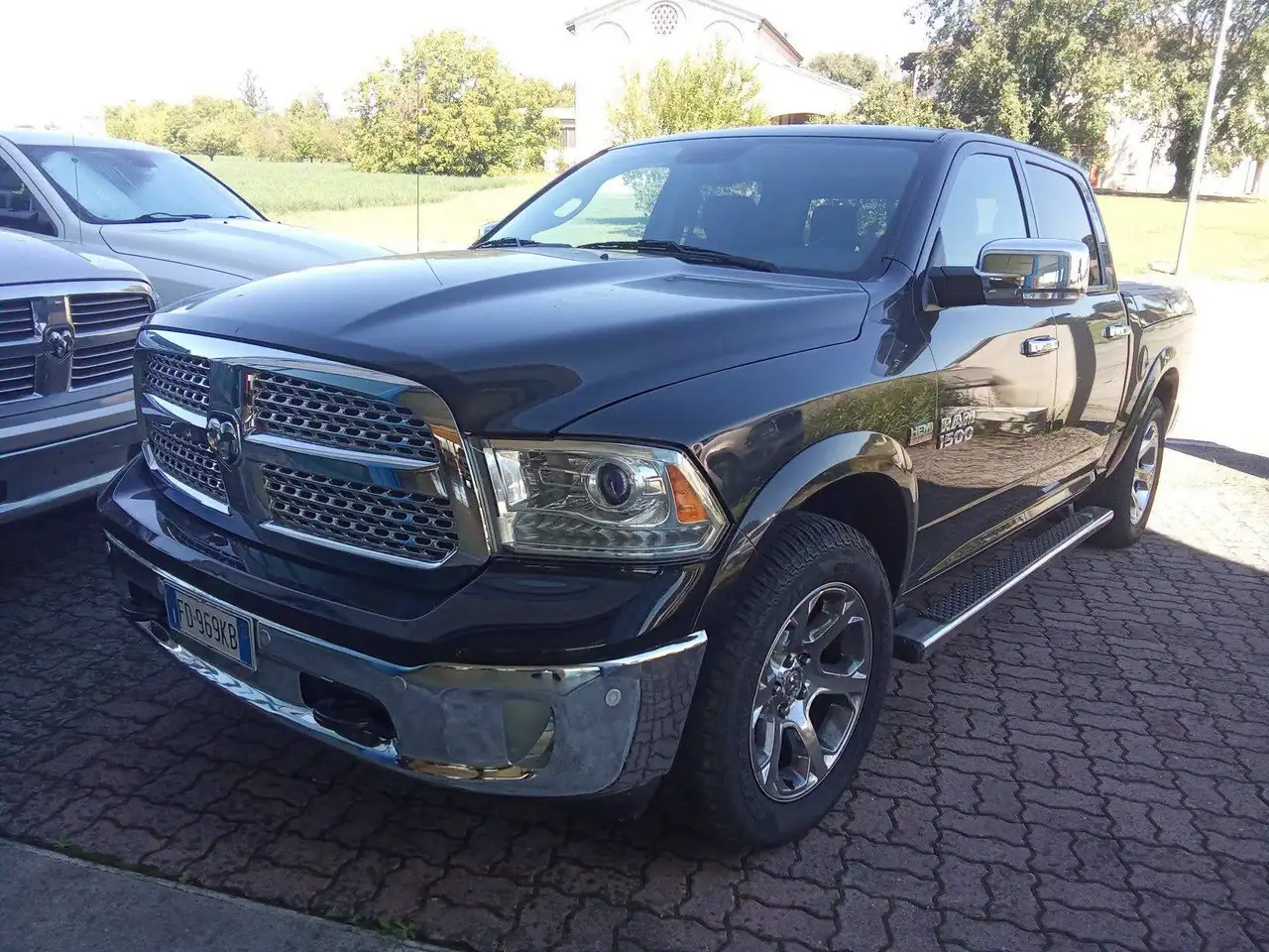 Dodge RAM LARAMIE 2016 — photo 1 of 6