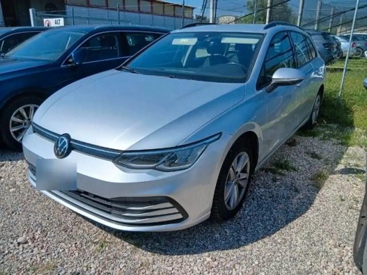 Volkswagen Golf VIII Variant Life2.0TDI DSG LED Navi PDC — photo 1 of 6