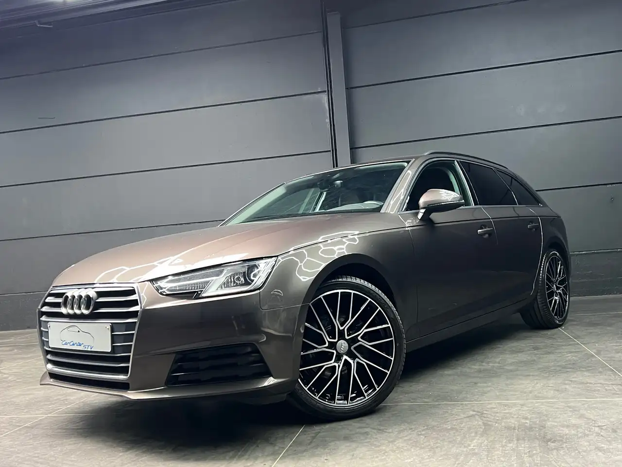 Audi A4 Avant TFSI / Leder / Navi / LED / Trekhaak / — photo 1 of 15