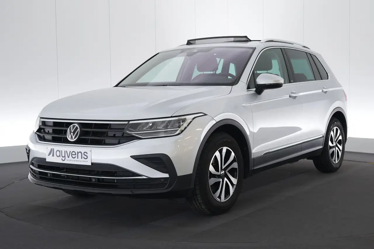 Volkswagen Tiguan 1.5 TSI Active LED GPS PDC CAM Pano Verw. Zetels T — photo 1 of 15