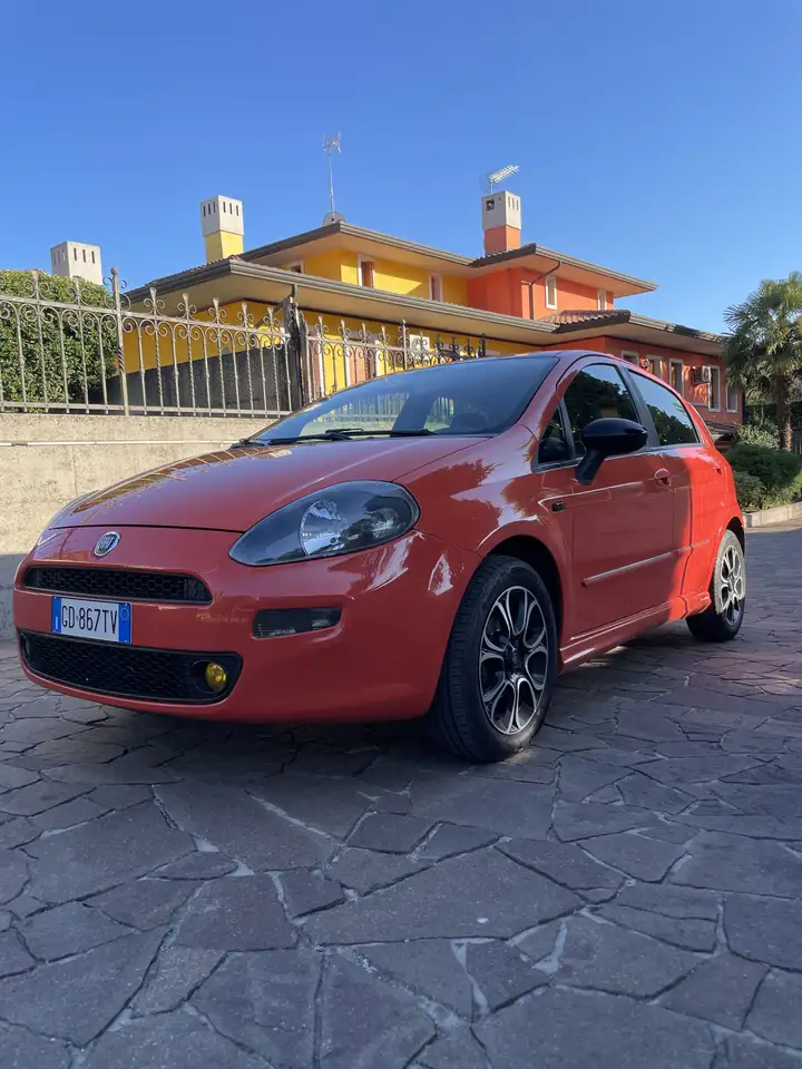 Fiat Punto Evo 5p 1.4 Blue&Me s&s 77cv — photo 1 of 14